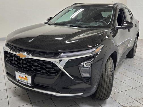 Mosaic Black Metallic 2026 Chevrolet Trax LT