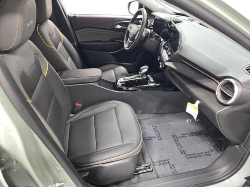 Cacti Green 2026 Chevrolet Trax FWD ACTIV
