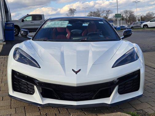 Arctic White 2026 Chevrolet Corvette Z06
