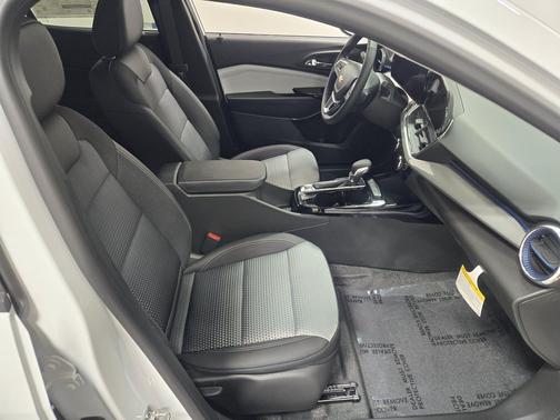 Summit White 2026 Chevrolet Trax LT