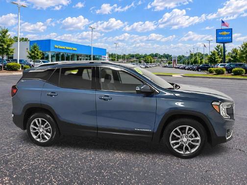 Downpour Metallic 2024 GMC Terrain SLT