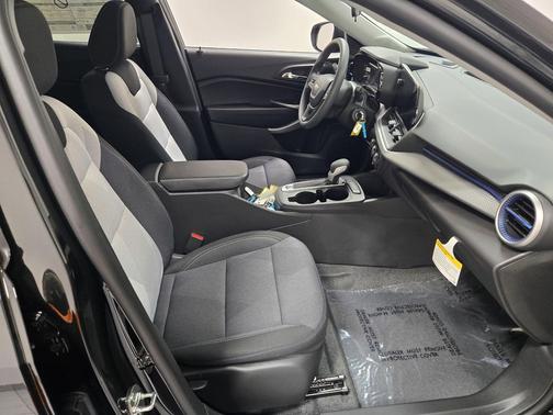 Mosaic Black Metallic 2026 Chevrolet Trax LS