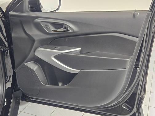 Mosaic Black Metallic 2026 Chevrolet Trax LS