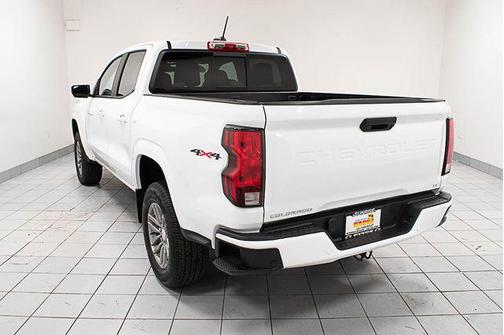 Summit White 2024 Chevrolet Colorado LT