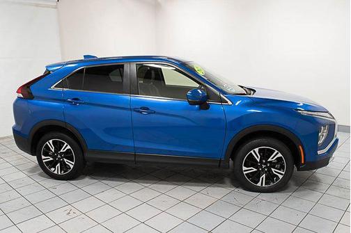 Lightning Blue Metallic 2025 Mitsubishi Eclipse Cross SE