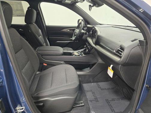 Lakeshore Blue Metallic 2026 Chevrolet Traverse LT