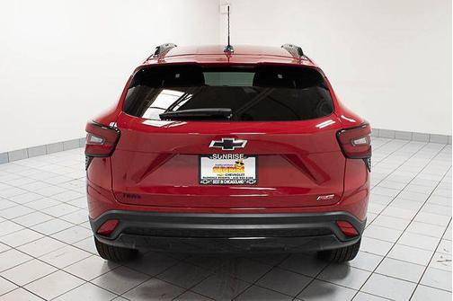 Apex Red 2026 Chevrolet Trax FWD 2RS
