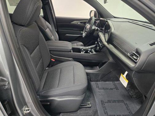 Sterling Gray Metallic 2026 Chevrolet Traverse LT