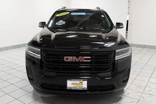 2023 GMC Acadia AWD SLT