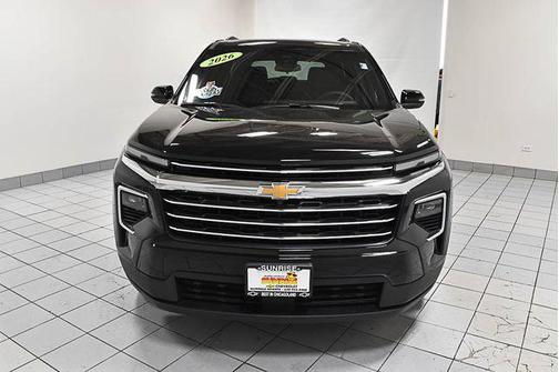 Mosaic Black Metallic 2026 Chevrolet Traverse LT