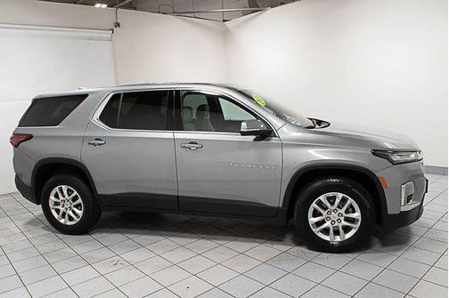 Sterling Gray Metallic 2024 Chevrolet Traverse LS