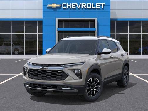 Iridescent Pearl Tricoat 2026 Chevrolet Trailblazer ACTIV