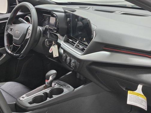 2025 Chevrolet Trax FWD 1RS