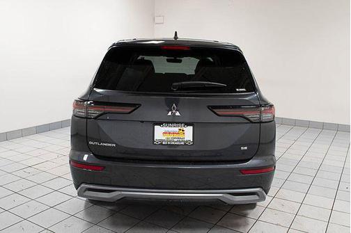 Gray 2025 Mitsubishi Outlander SE S-AWC