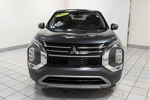 Gray 2025 Mitsubishi Outlander SE S-AWC