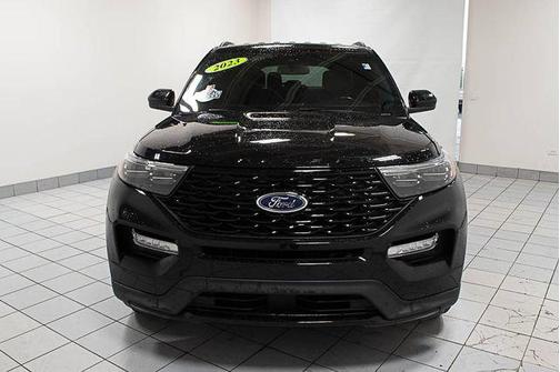 Agate Black Metallic 2023 Ford Explorer ST-Line