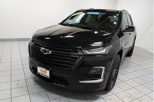 Mosaic Black Metallic 2023 Chevrolet Traverse LS