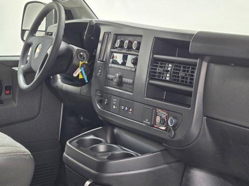 2025 Chevrolet Express 2500 RWD 2500 Regular Wheelbase WT