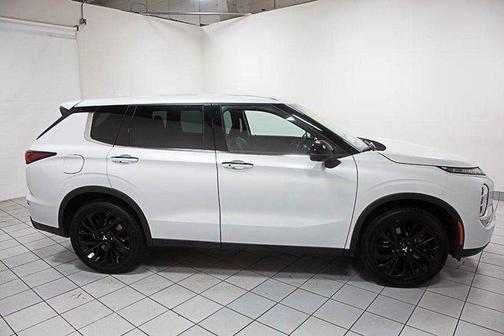 2023 Mitsubishi Outlander SE Black Edition S-AWC