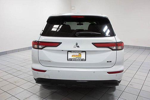 2023 Mitsubishi Outlander SE Black Edition S-AWC
