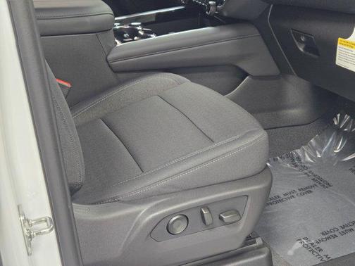 2025 Chevrolet Suburban LS