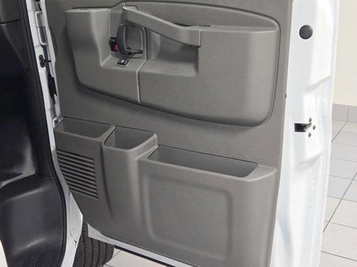 2025 Chevrolet Express 2500 RWD 2500 Regular Wheelbase WT