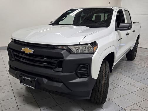 Summit White 2026 Chevrolet Colorado WT