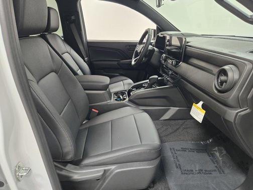 Summit White 2026 Chevrolet Colorado Trail Boss