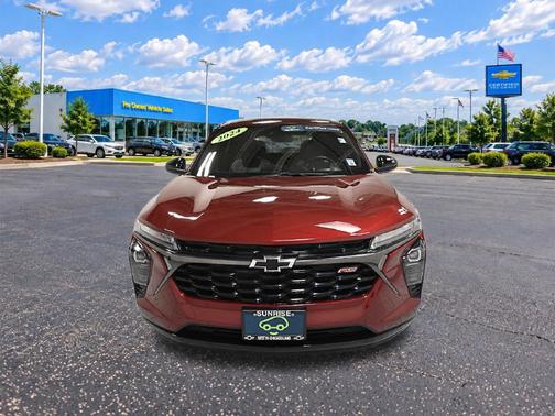 Crimson Metallic 2024 Chevrolet Trax FWD 1RS