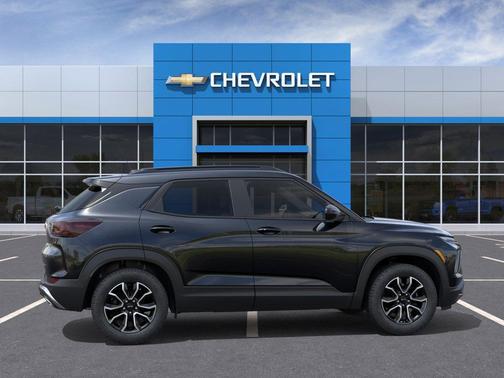 Mosaic Black Metallic 2026 Chevrolet Trailblazer ACTIV