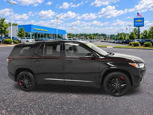 Mosaic Black Metallic 2019 Chevrolet Traverse Premier