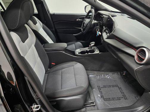 Mosaic Black Metallic 2026 Chevrolet Trax FWD 1RS