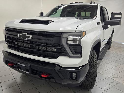 Summit White 2026 Chevrolet Silverado 2500 LT