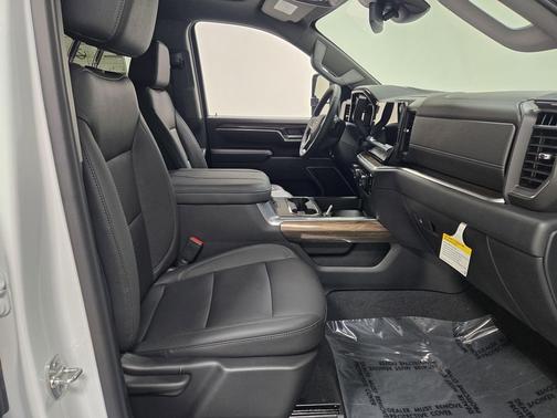 Summit White 2026 Chevrolet Silverado 2500 LT