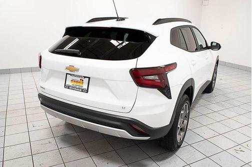 Summit White 2025 Chevrolet Trax LT