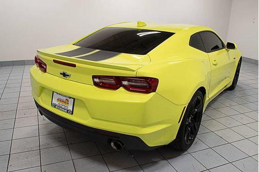 Shock 2021 Chevrolet Camaro RWD Coupe LT1