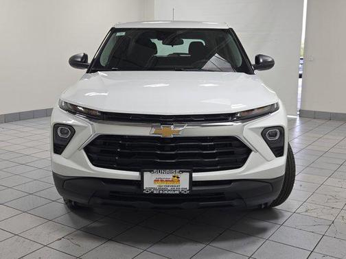 Summit White 2026 Chevrolet Trailblazer LS