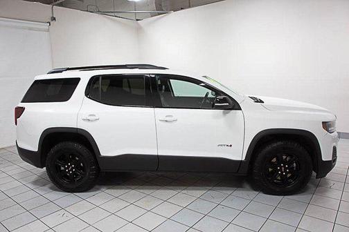2023 GMC Acadia AWD AT4