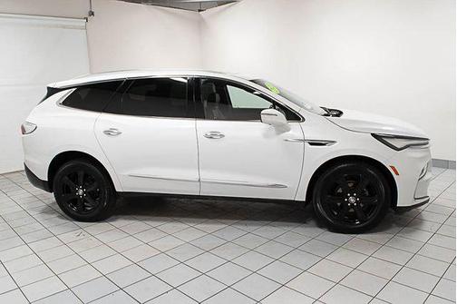White Frost Tricoat 2023 Buick Enclave Essence AWD
