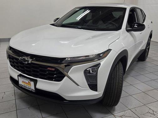 Summit White 2026 Chevrolet Trax FWD 1RS