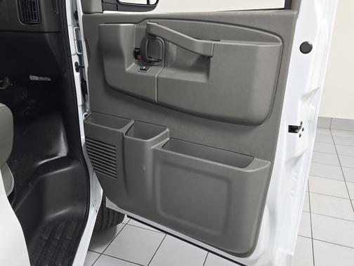 Summit White 2026 Chevrolet Express 2500 Work Van