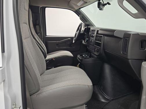 Summit White 2026 Chevrolet Express 2500 Work Van