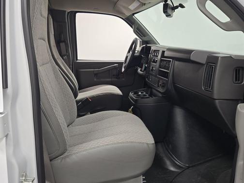 Summit White 2026 Chevrolet Express 2500 Work Van