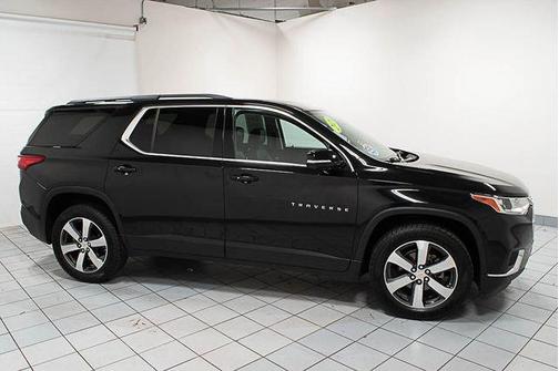 Mosaic Black Metallic 2020 Chevrolet Traverse LT Leather