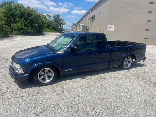 Space Blue Metallic 2002 Chevrolet S-10 Base