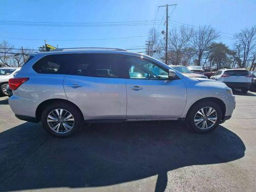 2020 Nissan Pathfinder SL