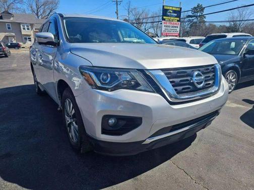 2020 Nissan Pathfinder SL