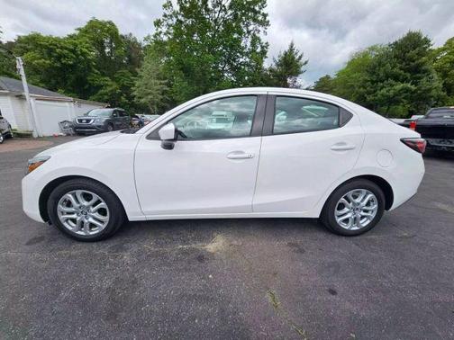 2017 Toyota Yaris iA Base