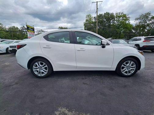 2017 Toyota Yaris iA Base