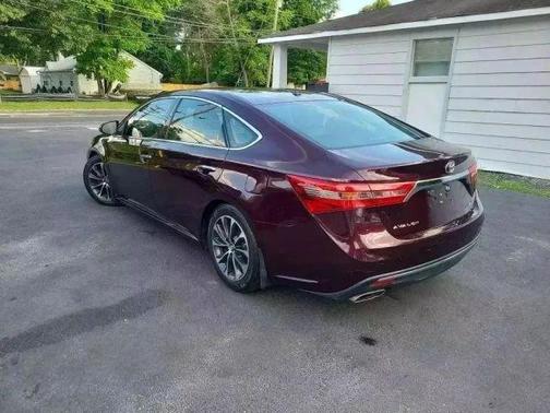 2018 Toyota Avalon XLE